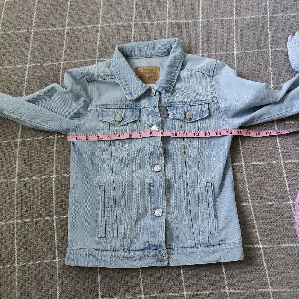 Levi's Classic Trucker Jean Jacket - Picture 3 of 8